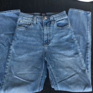 BDG Urban Outfitters Girlfriend High Rise Cropped